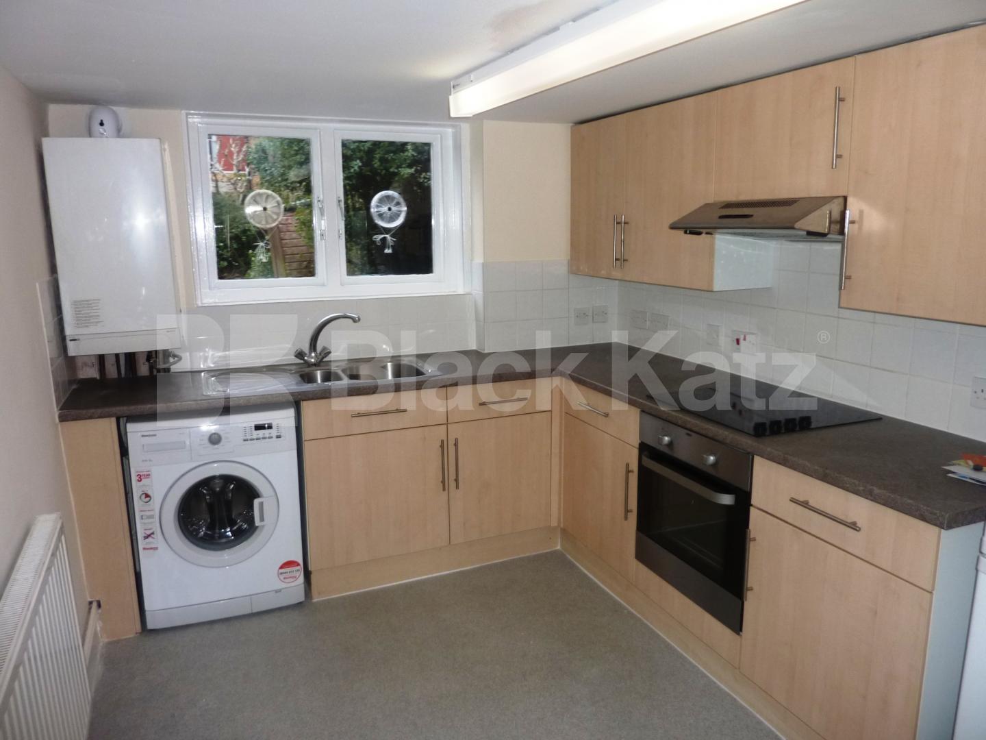 			NEW INSTRUCTION!, 1 Bedroom, 1 bath, 1 reception Flat			 Liverpool Road, HOLLOWAY